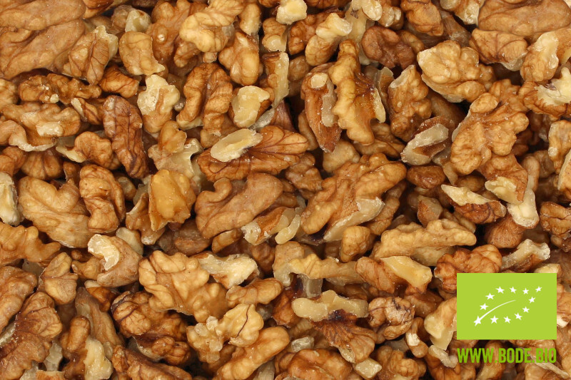 walnut pieces light organic 1kg